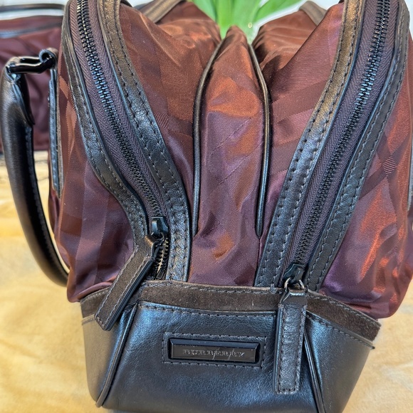Burberry Tonal Check Burgundy Jacquard Nylon/Leather/Suede 2 zip Bowling Bag. - Picture 14 of 17